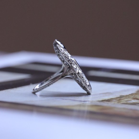 Platinum Sapphire and Diamond Art Deco Ring - Picture 3 of 4